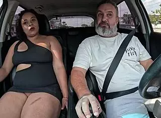 Pela primeira vez na vida pelada nas câmeras ele deu o cuzão guloso na carona - gabi souza