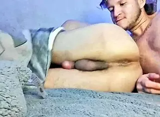 Colombian takes advantage of boyfriend bareback