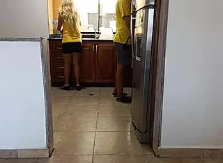 I sneak sex with my stepmom’s husband behind her back