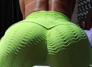 Is this MILF's intense workout turning into hard fucking with her personal trainer, Fabi Drumond?