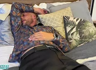 she wakes up horny and ready to ride her lover's big cock