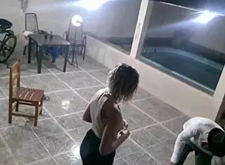 乞丐邂逅人妻cosplay野性做爱好运爆棚