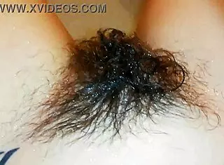 Wow, check out this hairy bush underwater in a super hairy pussy fetish clip!