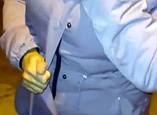 My madrastra's so hot on the street!