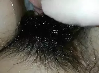 Wow, check out this hairy bush underwater in a super hairy pussy fetish clip!