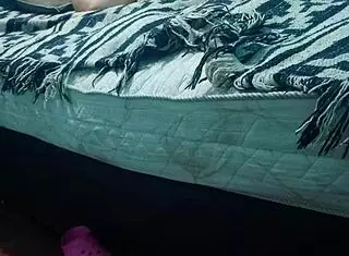 giving a relaxing massage to my curvy latina girl