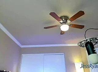 Sexy Milf Teasing with Perfect Ass in Solo Show!