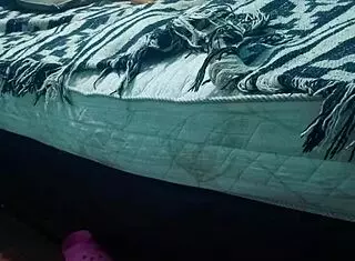 giving a relaxing massage to my curvy latina girl