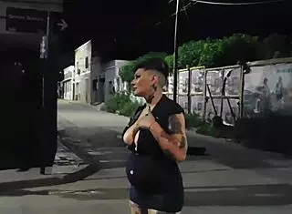 哥们度假后炫耀猛干街角妹