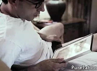 继妹诱惑宅男继兄禁忌口交课