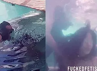 Helen Star's couple submission with oral and vibrator in pool