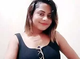 Watch this Indian babe shake her big tits?
