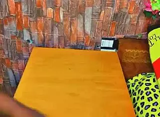 Shaved pussy homemade video!