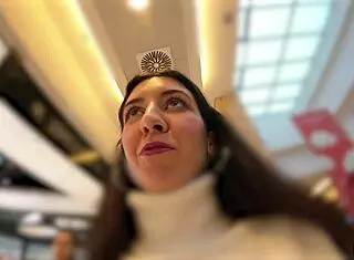 public jeans wetting while strolling through shopping mall