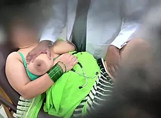 Indian Doctor Plays Dirty with Patient Bhabhi