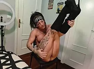 Dominatrix Danaxmuscles Orders Them to Cum in Her Boots 😈🍆