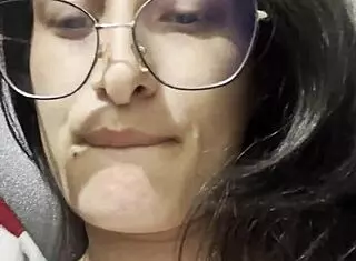 Me Masturbo En Un Baño Público Mientras No Hay Nadie