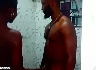 Ebony Woman Meets Her New Male Friend for the First Time in Homemade Video