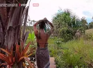 Transando in Jalapão Vereda with Sexy German Brunette. Alemaohub Captures Hot Outdoor Cowgirl Ride!