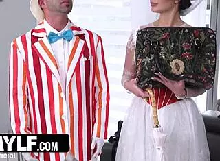 顽皮保姆的大屁股 在群交狂欢中