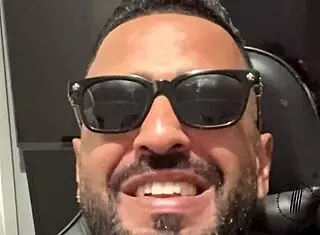 I LOVE FUCKING ASS AND PINK PUSSY - COMPLETE ON RED