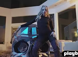 big ass blonde milf anna claire clouds poses naked showing tits and pussy