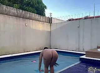 i caught my hot neighbor drii cordeiro playing with a sex machine in her backyard