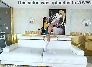 Sofia Ross从Lancelot大黑鸡巴承受第一次肛交