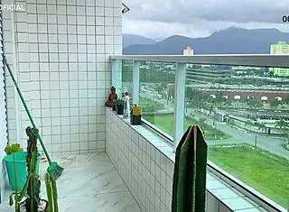 essa empregada veio com esse shortinho para me provocar ela tem a bunda mais linda que eu j� vi