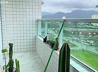 essa empregada veio com esse shortinho para me provocar ela tem a bunda mais linda que eu j� vi