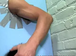 Nevaeh Keyz Blows Huge White Dick At Gloryhole!