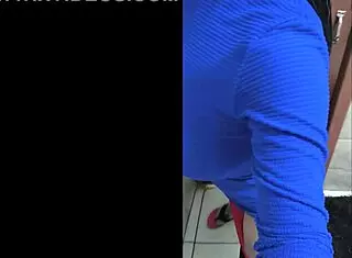 淫荡继妈阴蒂和屁股都饥渴想被操