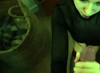 She cums hard in 10 minutes