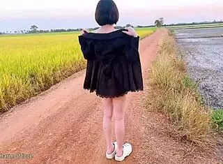young couples banging openly in the middle of rice field