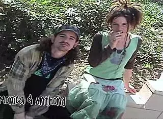 饥渴摇滚情侣公园野战洞开大露