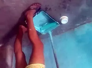 enpeada latina MILF wants AUMENTO for SEXO ORAL in doggystyle