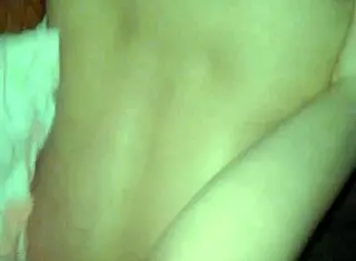 与我的越南妻子探索亲密时刻