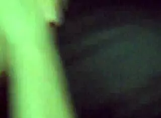 与我的越南妻子探索亲密时刻