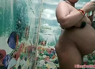 The Indian mature wife, 9 months pregnant, shares her hot moments in amateur scenes