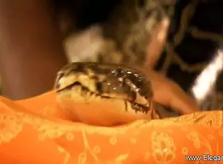 Milf friend dances erotic dreams in high definition solo video 💃✨