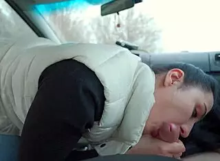 Beauty Intensely Sucks Off In Her Car